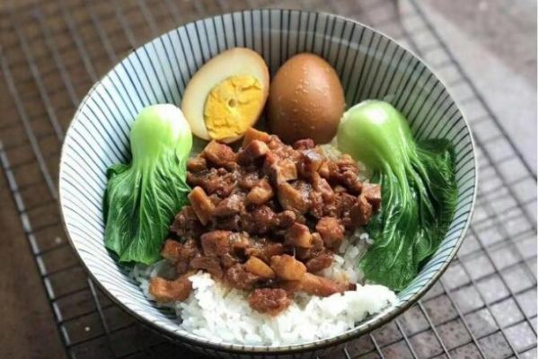 鹵肉飯