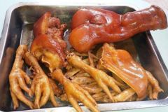如何用黃桅子做出色澤金黃的鹵肉？